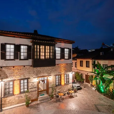 Cedrus Hotel 3*