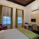 Cedrus Hotel 3*