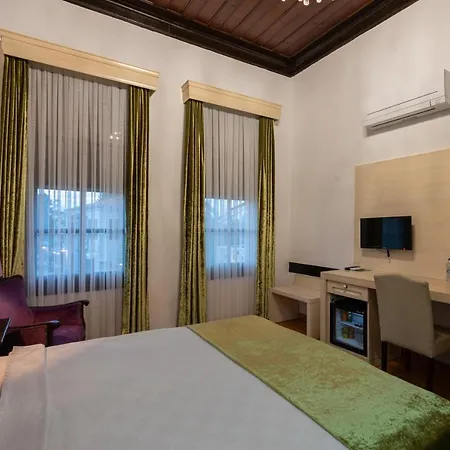 Cedrus Hotel 3*