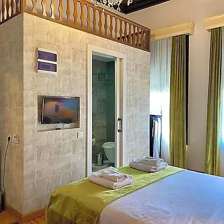 Cedrus Hotel 3*