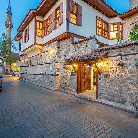 Cedrus Hotel