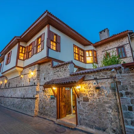Cedrus Hotel